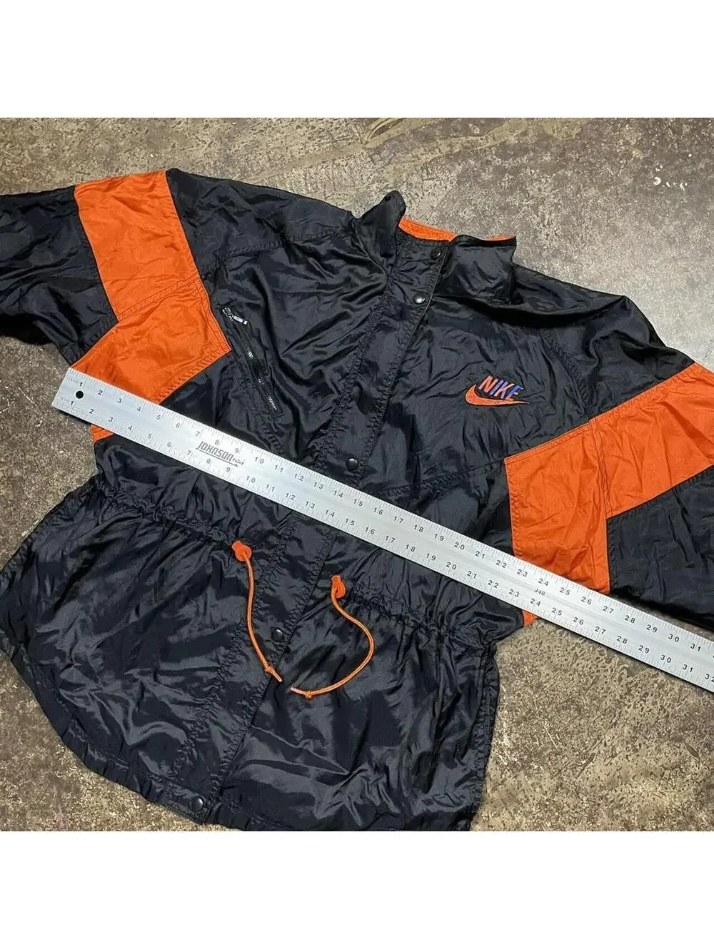 Vintage 90s Nike Women’s Aztec Windbreaker Jacket Size Medium